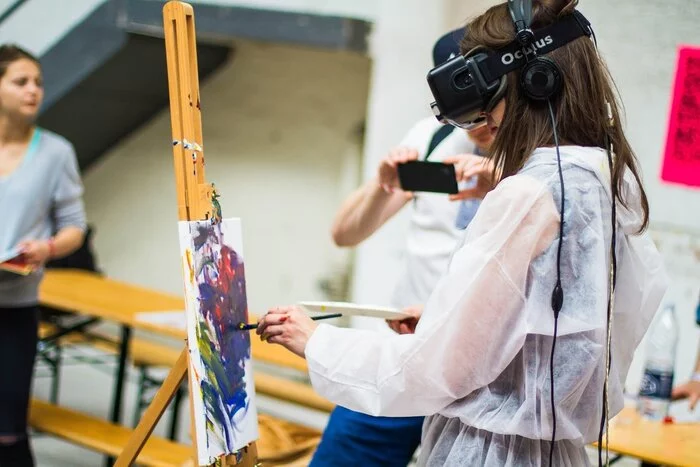 VR painting in an art class in Copenhagen, Denmark